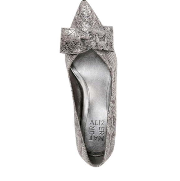 Naturalizer Women's Mavis Bow Pump In Silver Metallic Snake Size 6 And 8.5 - Picture 3 of 16